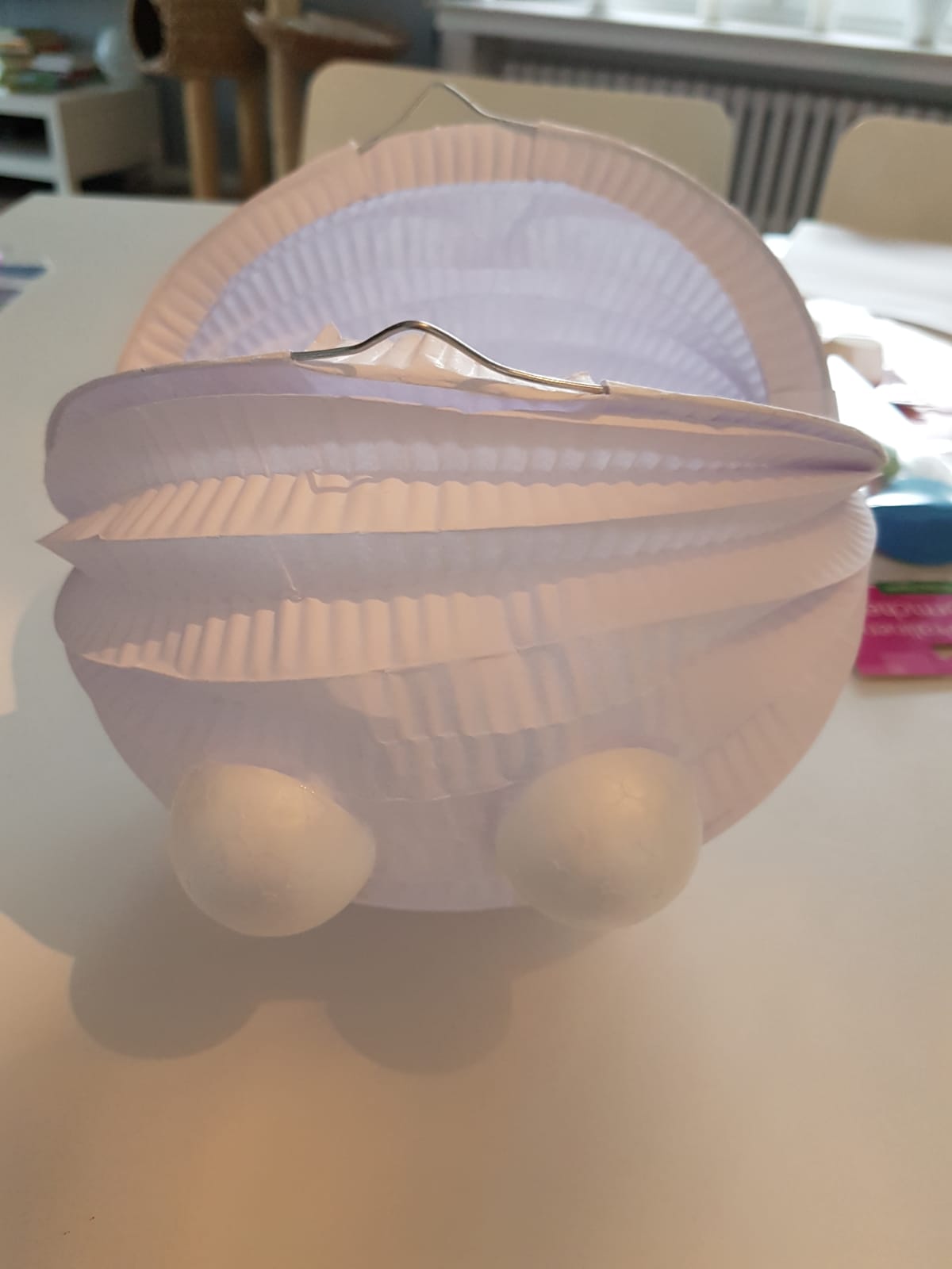 Laterne aus Papierlampion selber basteln