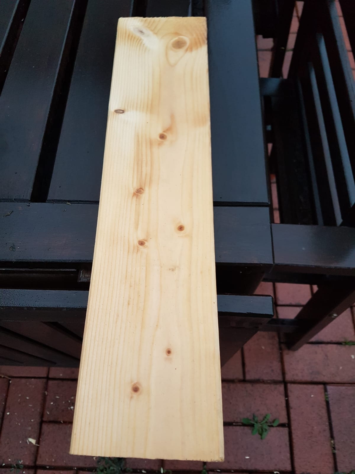 aus einem gewöhnlichen Stück Holz aus dem Baumarkt wird altes dekoratives Holz für deine Projekte. Barn Wood Scheunenholz