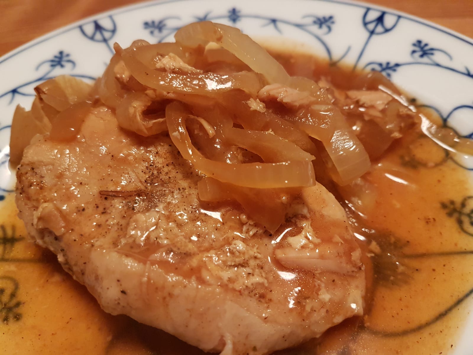 Zwiebelfleisch Barbeque Style aus dem Slow Cooker. 