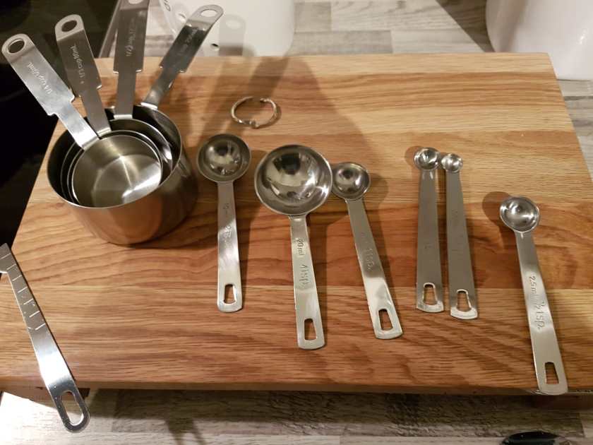 Amerikanische Cups abmessen. Mit diesem Set kein Problem.