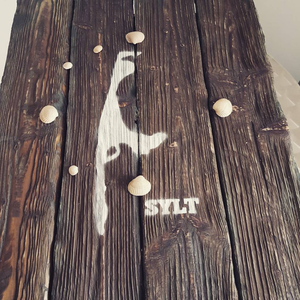 Sylt Muscheln als Kreis für die DIY Uhr. 