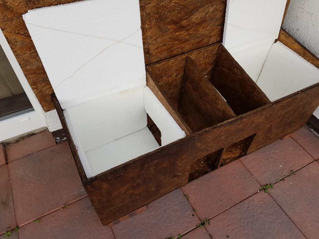 Katzenhaus mit Styropor ausgekleidet