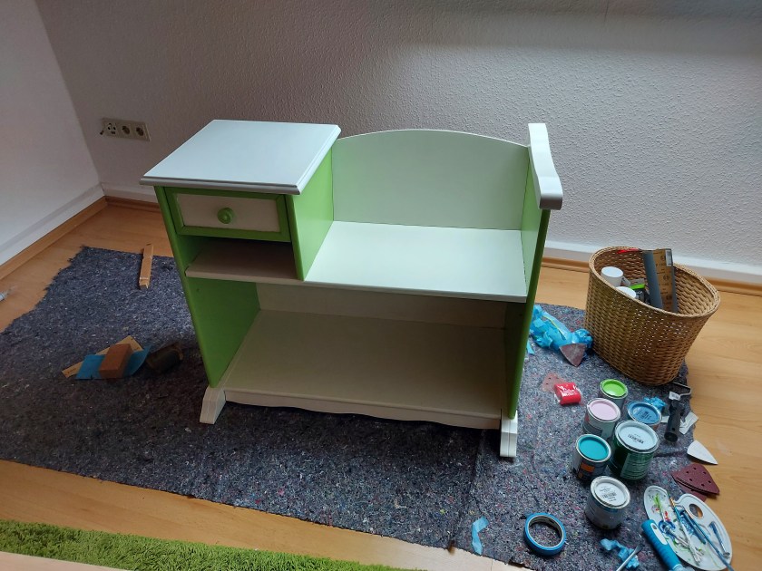 Upcycling - eine Telefonbank wird zum Schuhschrank