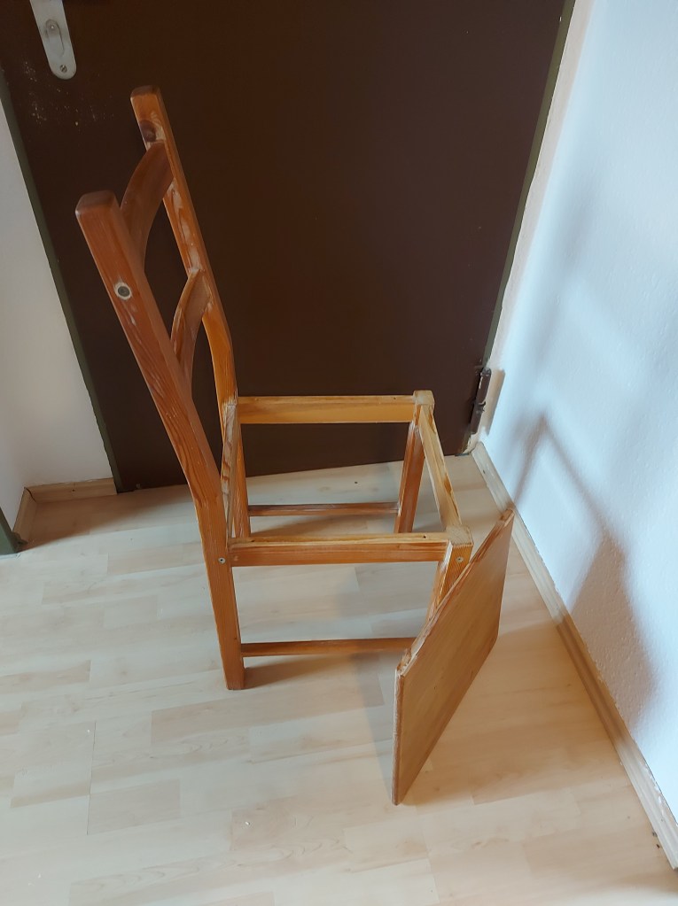 kaputter Stuhl