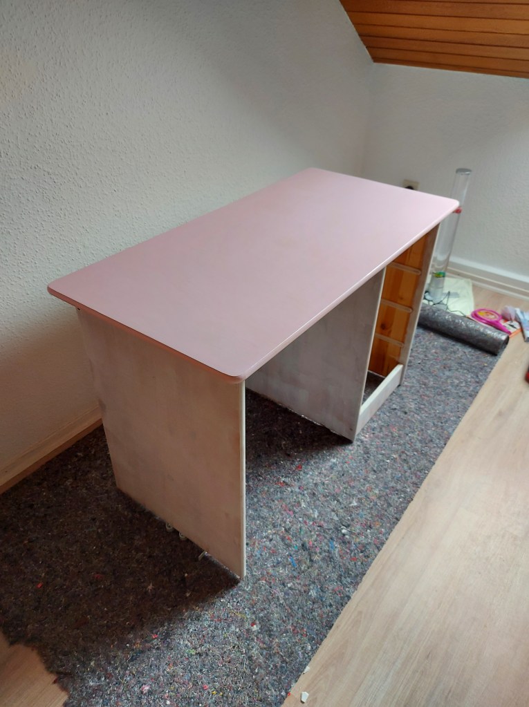 Kinderschreibtisch DIY Upcycling