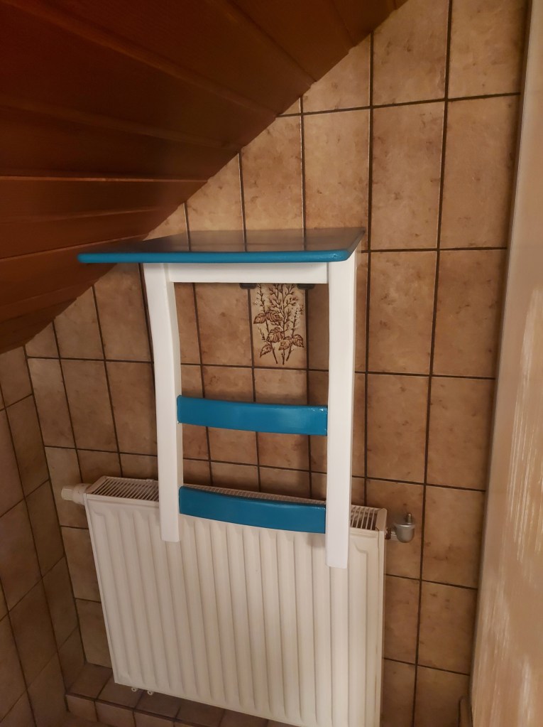 Stuhl upcycling Handtuchhalter DIY badezimmer